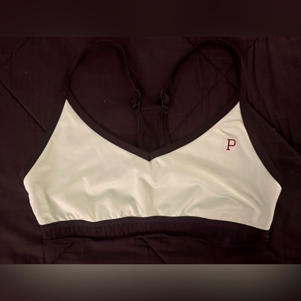 VS Sport Sports Bra-Women’s Large